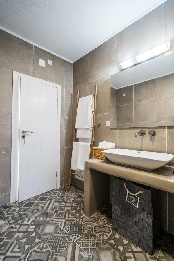 Komis Mansion Exambela Экстерьер фото